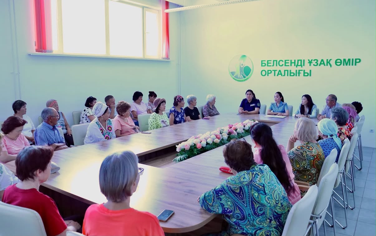 В ВКО разяснили старшему поколению как  защититься от интернет-мошенников