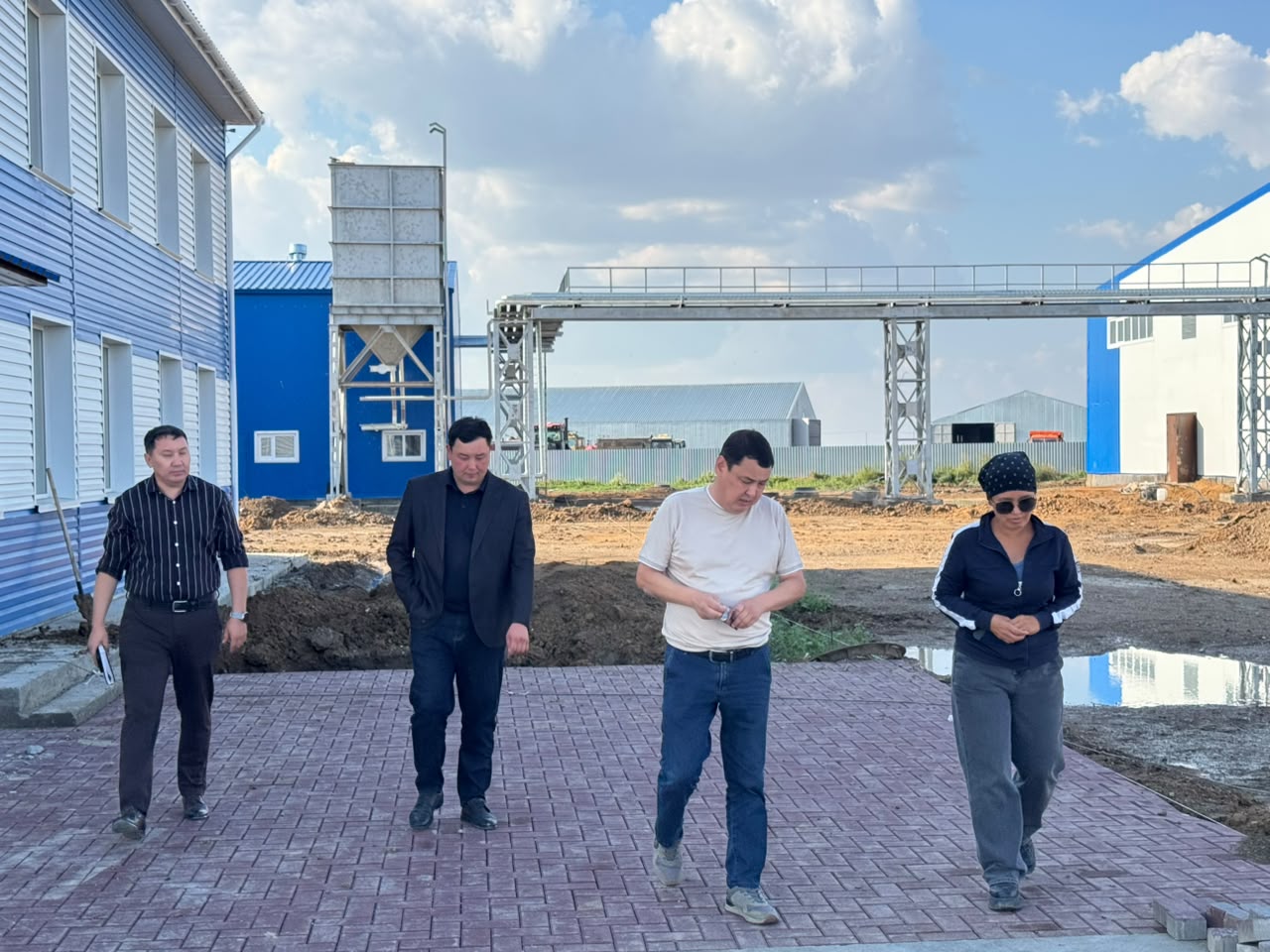 В районе имени Габита Мусрепова завершается строительство завода по производству хлопьев и круп