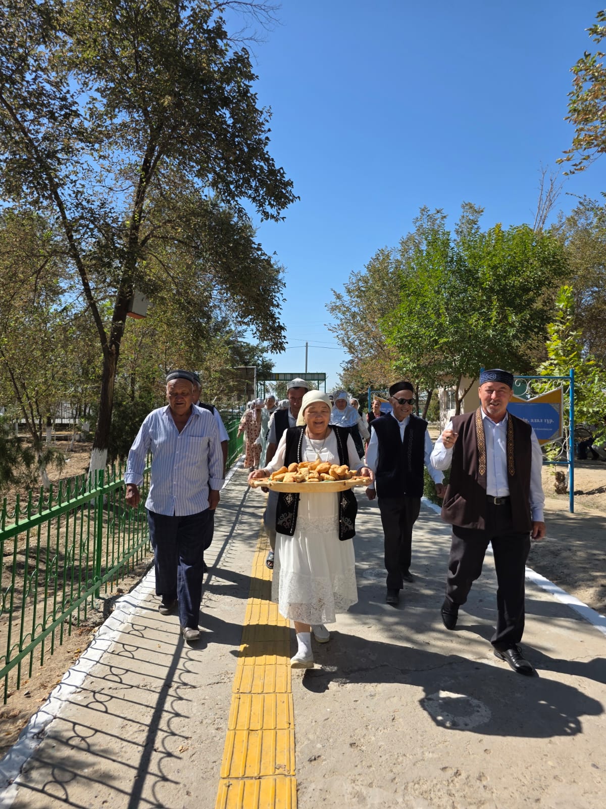 КУРЫЛТАЙ: ЖИТЕЛИ ОДНОЙ УЛИЦЫ В МАКТААРАЛЕ ВМЕСТЕ ПРОГОЛОСОВАЛИ НА ВЫБОРАХ