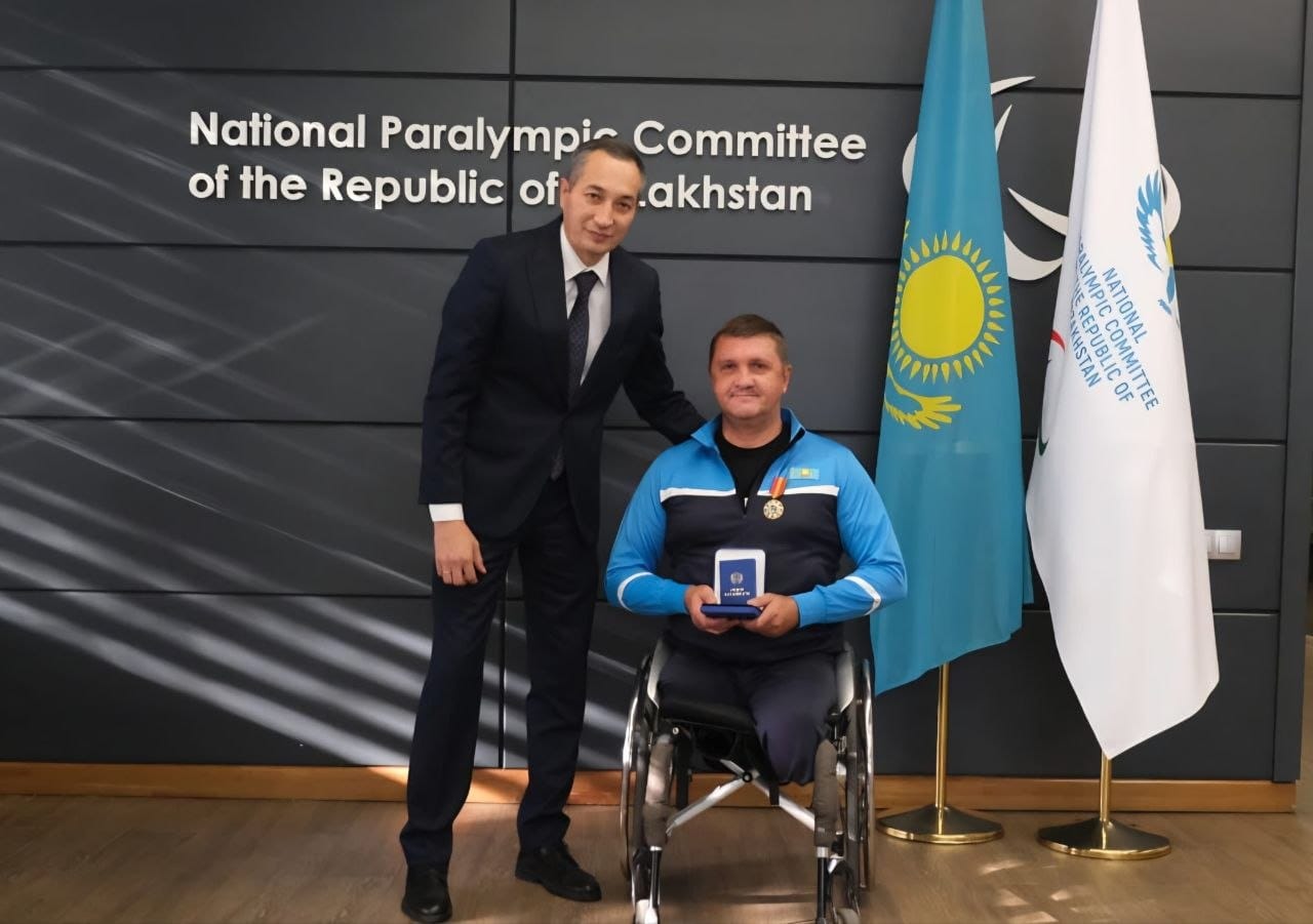Специалистам спортивной отрасли вручены государственные и ведомственные награды