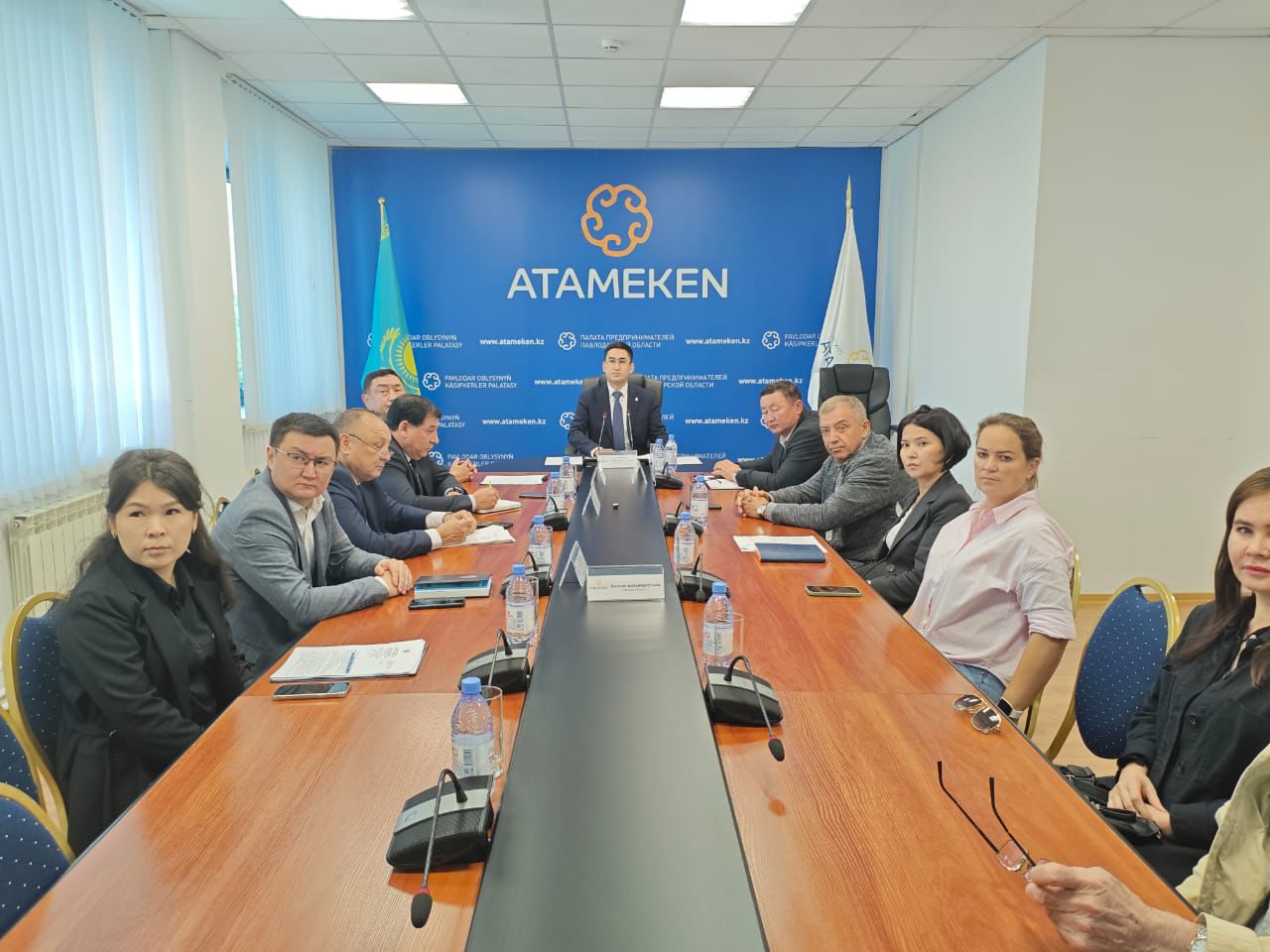 Сегодня на площадке Региональной палаты предпринимателей «Атамекен» Павлодарской области состоялась онлайн-встреча руководителя Торгового дома «Казахстан» в г. Челябинске с предпринимателями Павлодарской области.