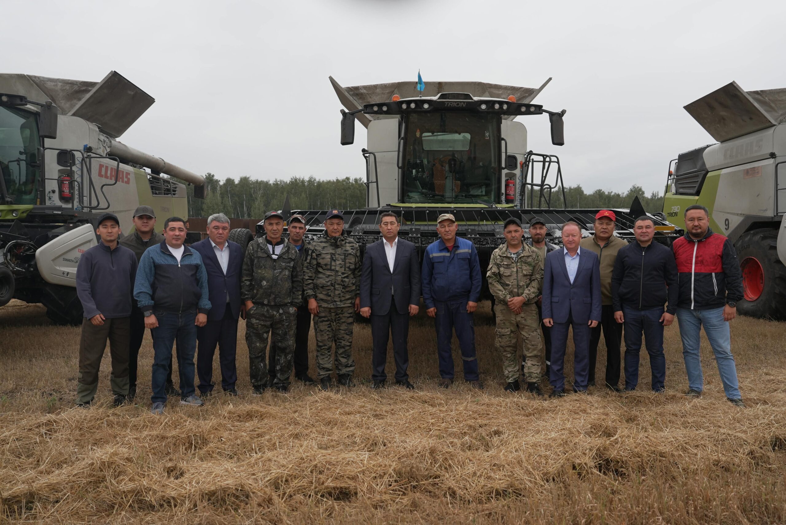 Айдарбек Сапаров проинспектировал ход уборочной кампании