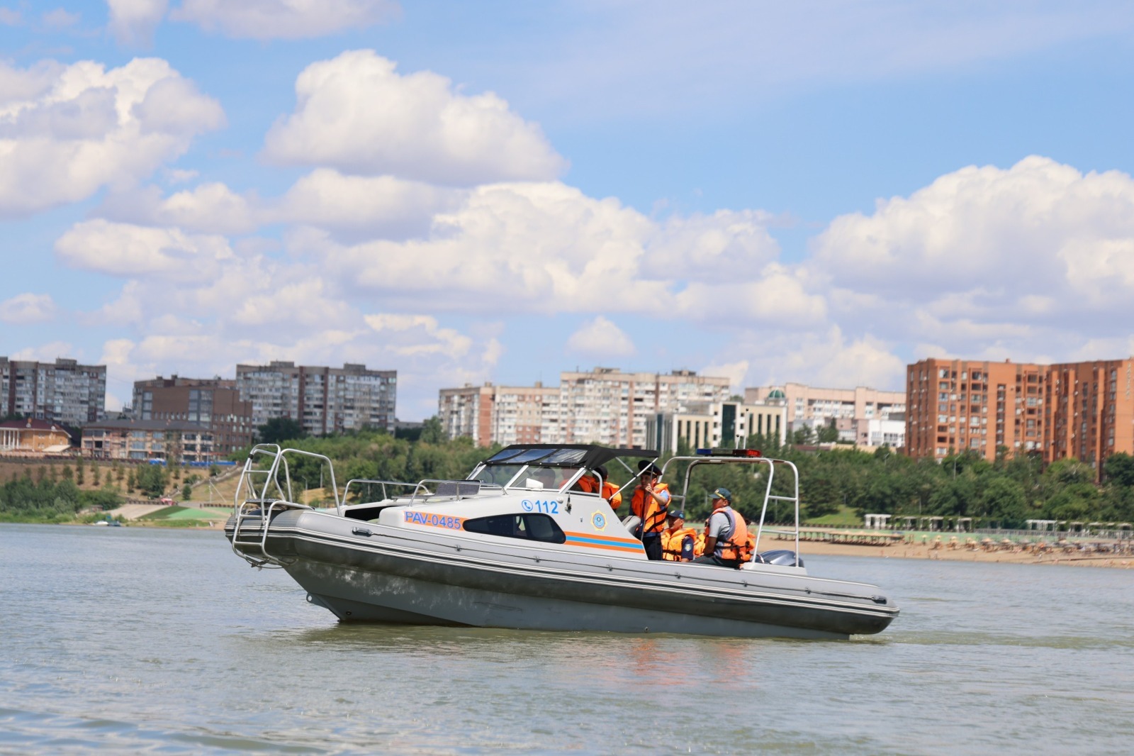 Балкон, пляж и закрытая квартира: спасатели ДЧС помогли жителям региона
