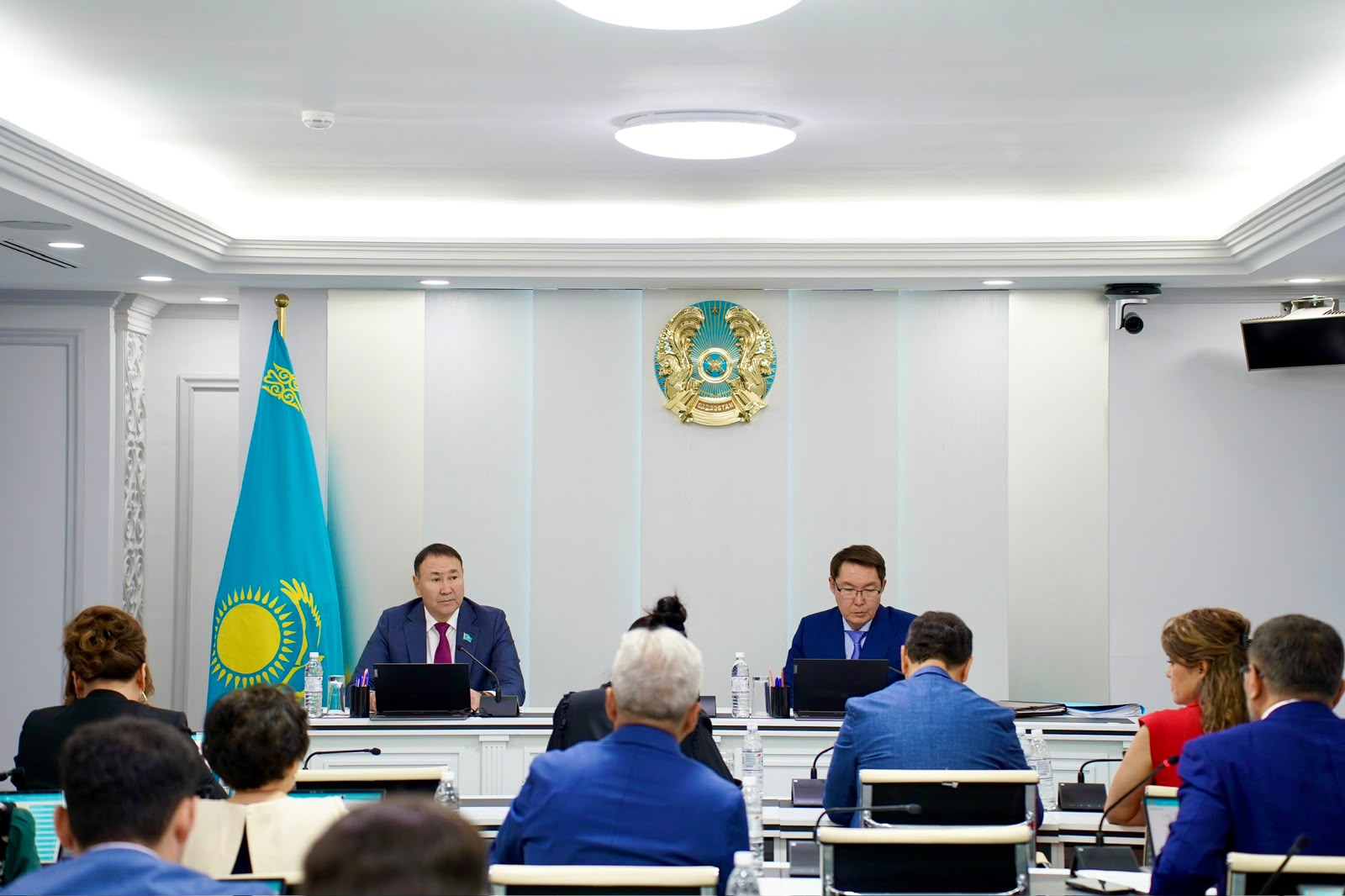В Астане состоялась внеочередная сессия городского маслихата (14.08.2026)