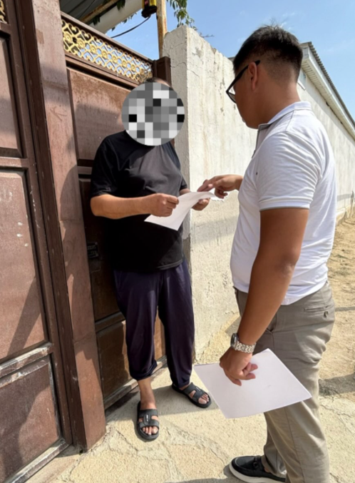 📍Специалистами аппарата акима кызылтобинского сельского округа проведена разъяснительная работа с населением, имеющим налоговую задолженность по земельному, транспортному и имущественному (домашнему) налогу по сельскому округу, о необходимости своевременной уплаты платежей.  Цель данной меры-стимулирование населения к исполнению налоговых обязательств и недопущение роста задолженности.  В случае неуплаты земельного, транспортного и имущественного (домашнего) налога в установленный срок в соответствии с Налоговым кодексом Республики Казахстан:  начисляется пеня в размере 0,1% за каждый месяц просрочки; если задолженность не погашена, она может быть направлена в судебные органы; банковские счета могут быть заблокированы, а имущество может быть заблокировано.