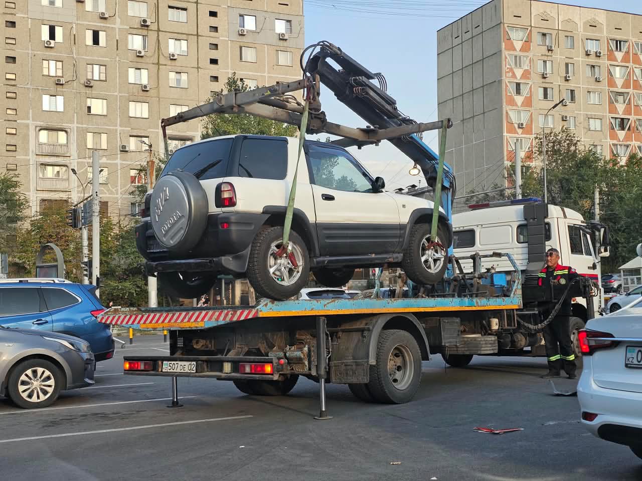 В Алматы совершенствуют порядок оплаты эвакуации и хранения транспортных средств