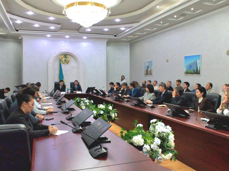 В Костанайской области состоялась встреча вице-министра промышленности и строительства Республики Казахстан Дархана Мырзабаева с жителями и представителями бизнес-сообщества региона