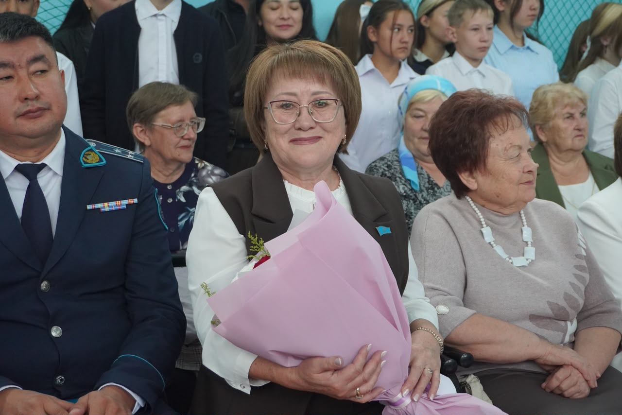 В КГУ «Общеобразовательная школа №1» села Балкашино состоялось торжественное мероприятие, посвящённое началу нового учебного года.
