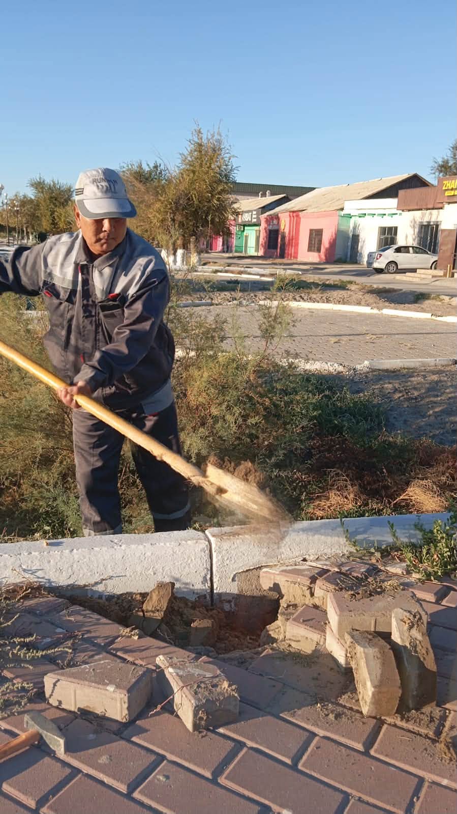 ПРОВЕДЕНЫ РАБОТЫ ПО БЛАГОУСТРОЙСТВУ ЦЕНТРАЛЬНОЙ ПЛОЩАДИ