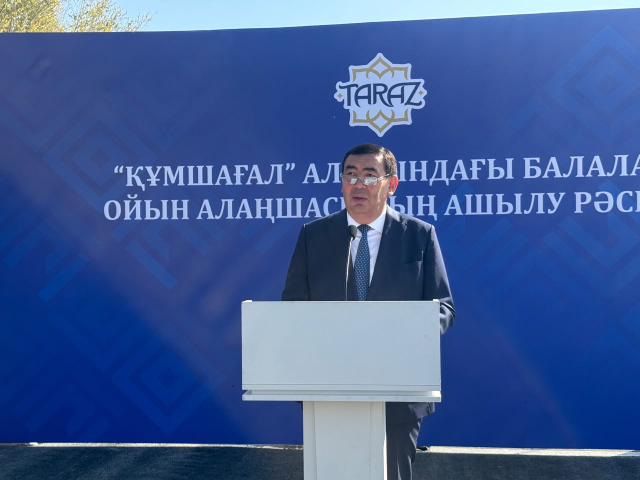 В преддверии Дня Республики в жилом массиве Кумшагал состоялось открытие новой детской игровой площадки