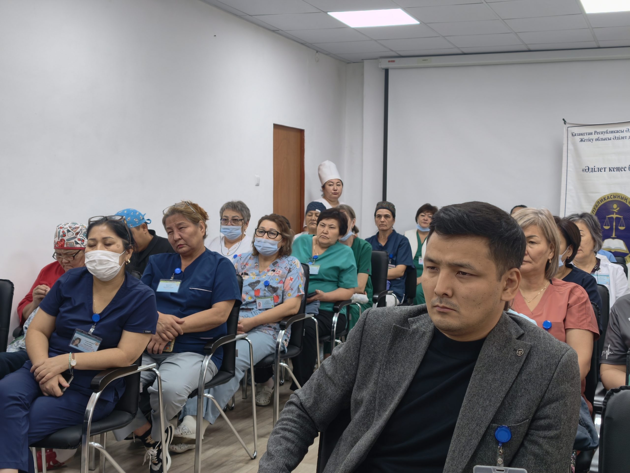 Проведена акция «Әділет кеңес береді»