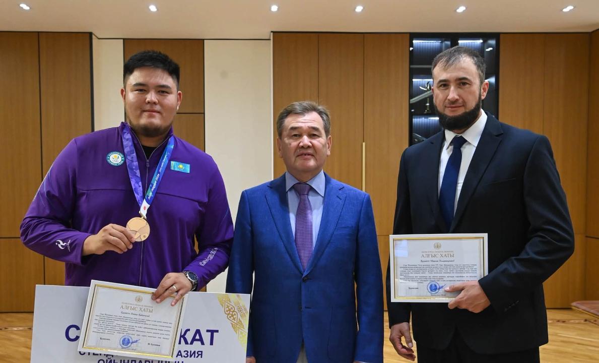 Бронзовому призеру Азиатских игр оказали почести
