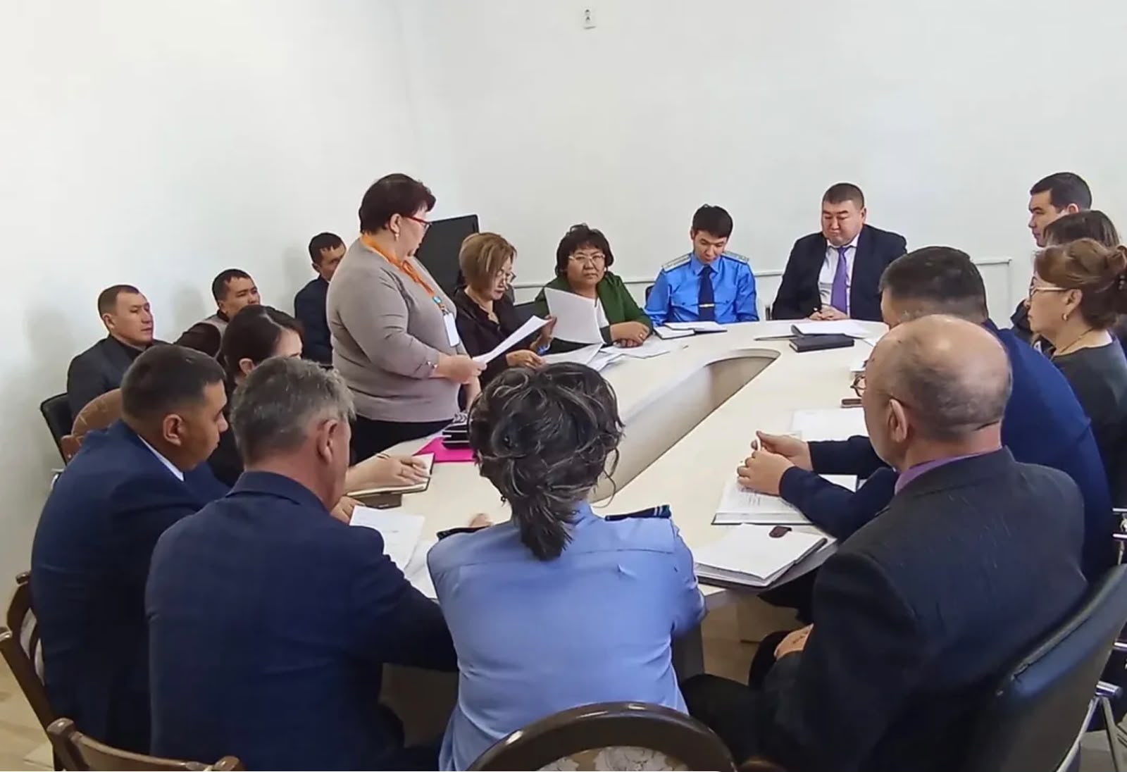 В районе Улкен Нарын рассмотрены вопросы соблюдения трудового законодательства