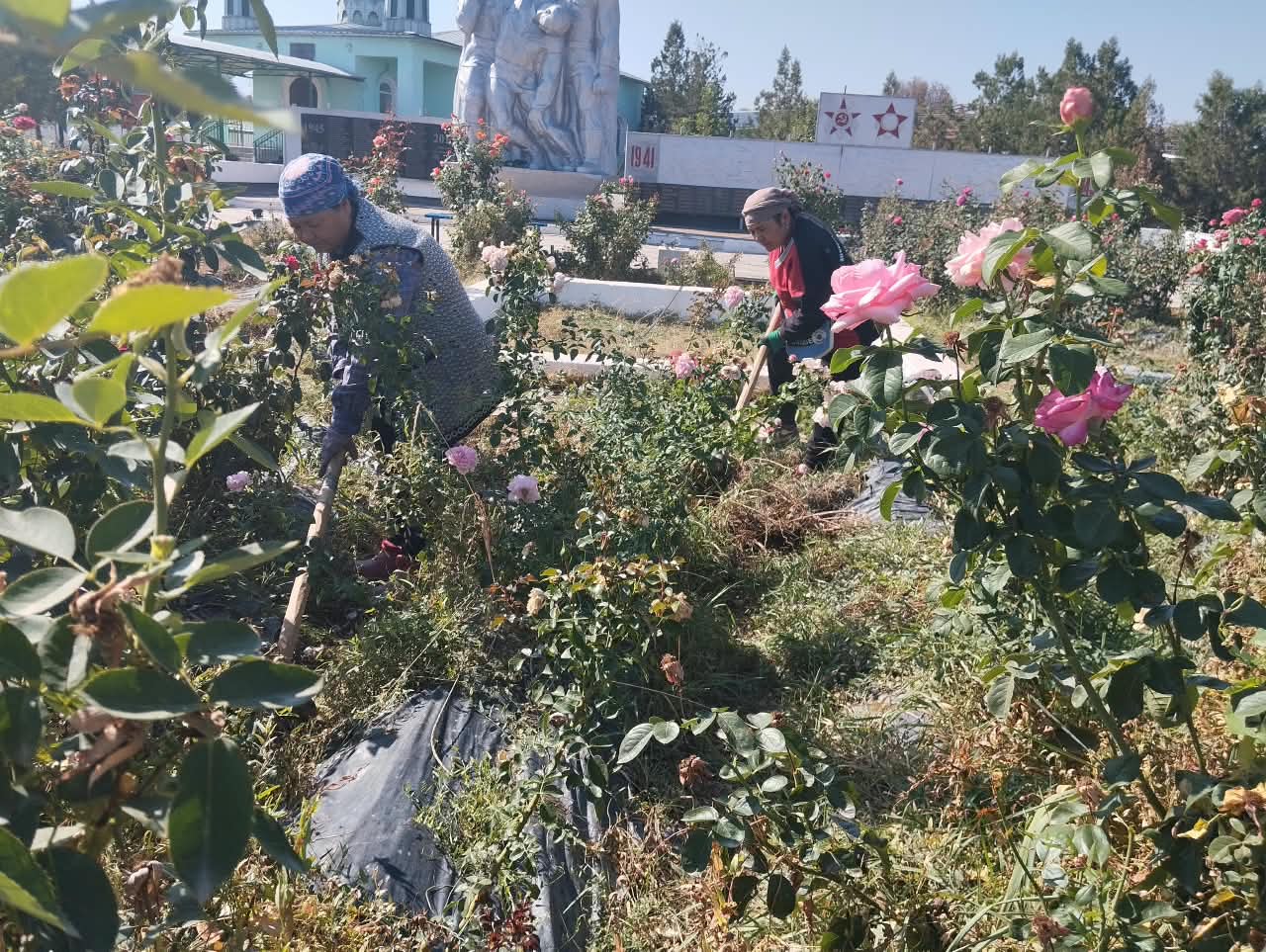 В рамках акции “Таза Казакстан” в селе Актоган ведутся работы по уборке территорий