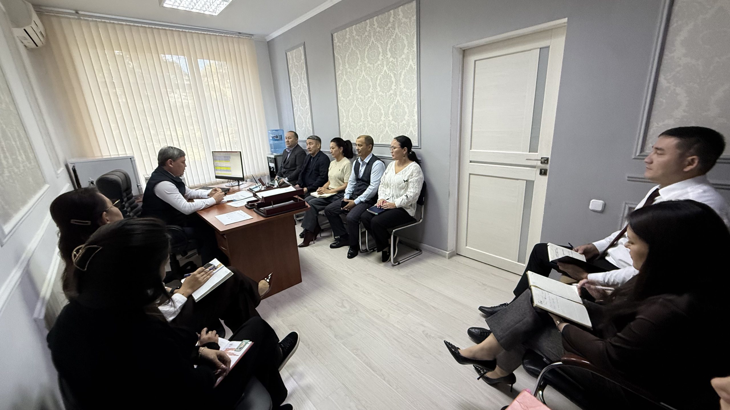 В Департаменте проведена разъяснительная работа по вопросам служебной этики