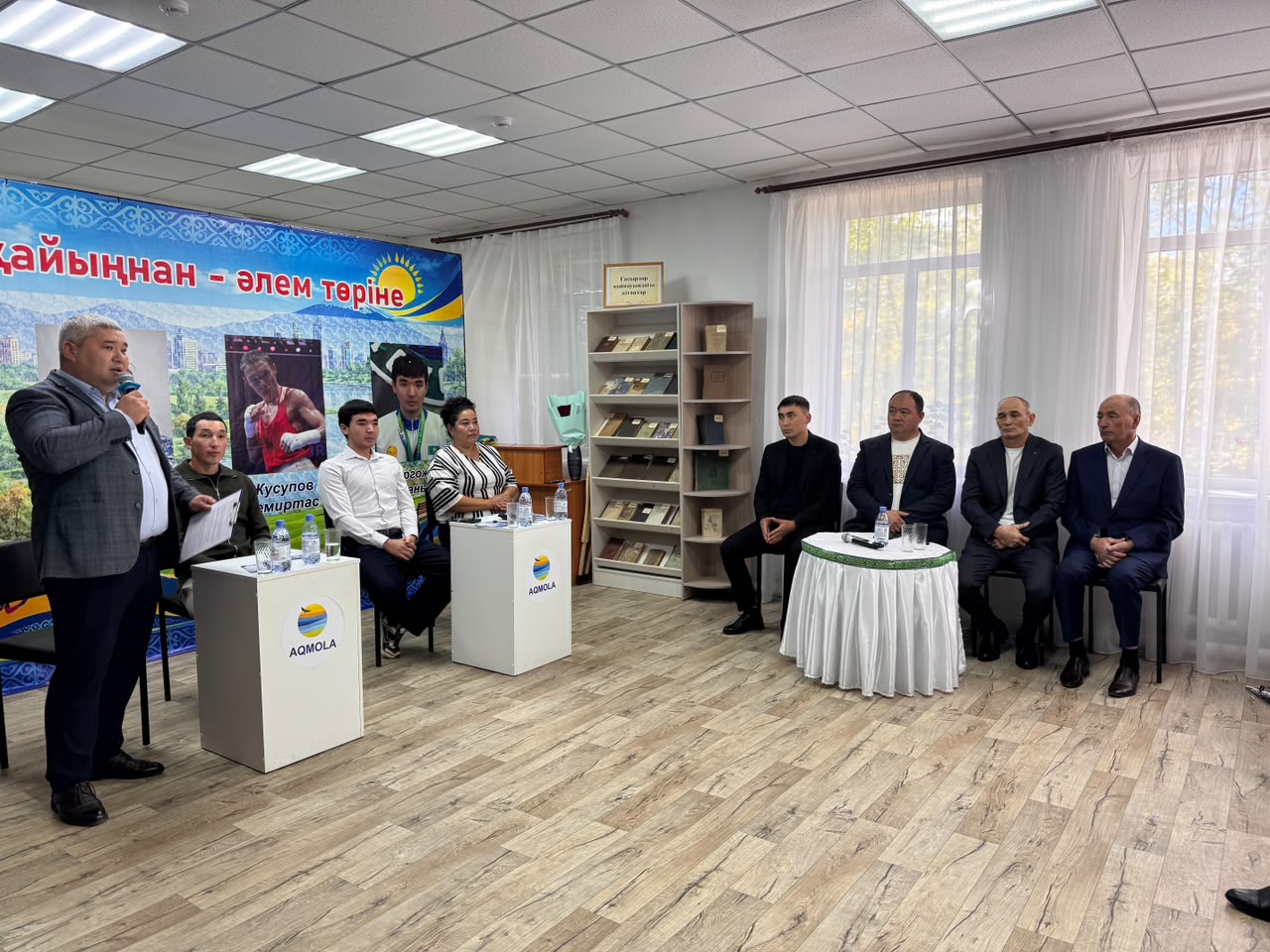 В Жаркаинском районе состоялось торжественное мероприятие «Жарқайыңнан – әлем төріне!», посвящённое месячнику поддержки пожилых людей и Дню лиц с особыми потребностями.