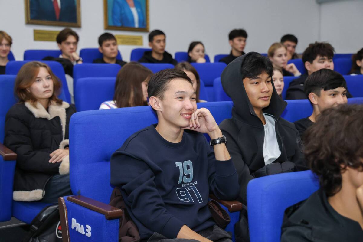 Около 80 первокурсников обсудили угрозы киберпреступности в ВКО