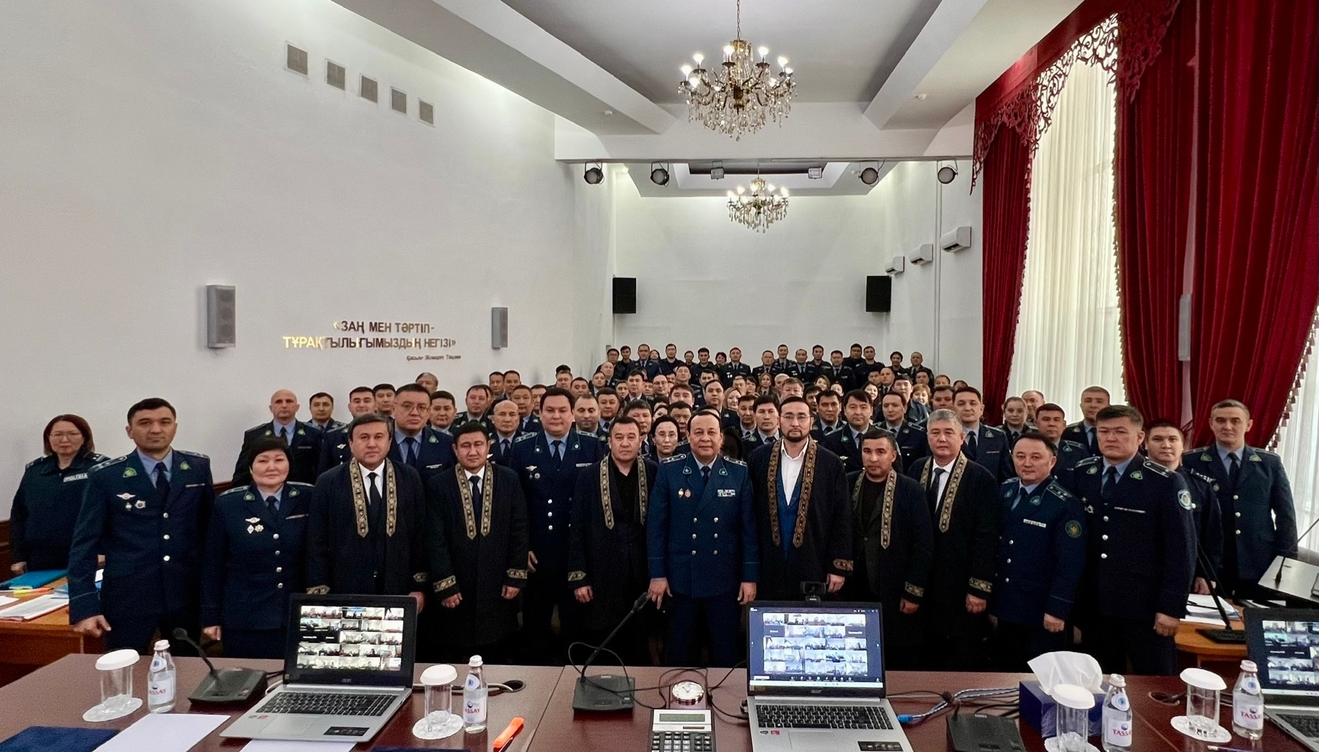 В ДП на транспорте с почетом проводили 6 офицеров на пенсию