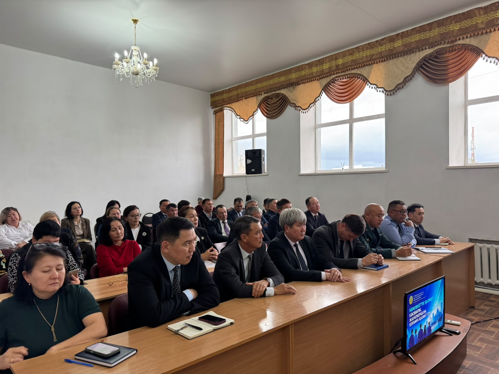 В Майском районе состоялся рабочий визит представителей Департамента Агентства РК по делам государственной службы