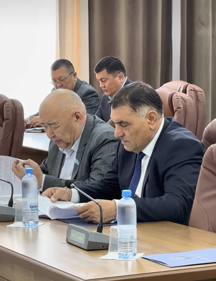 Прошла внеочередная ХХХІХ сессия Бурлинского районного маслиха