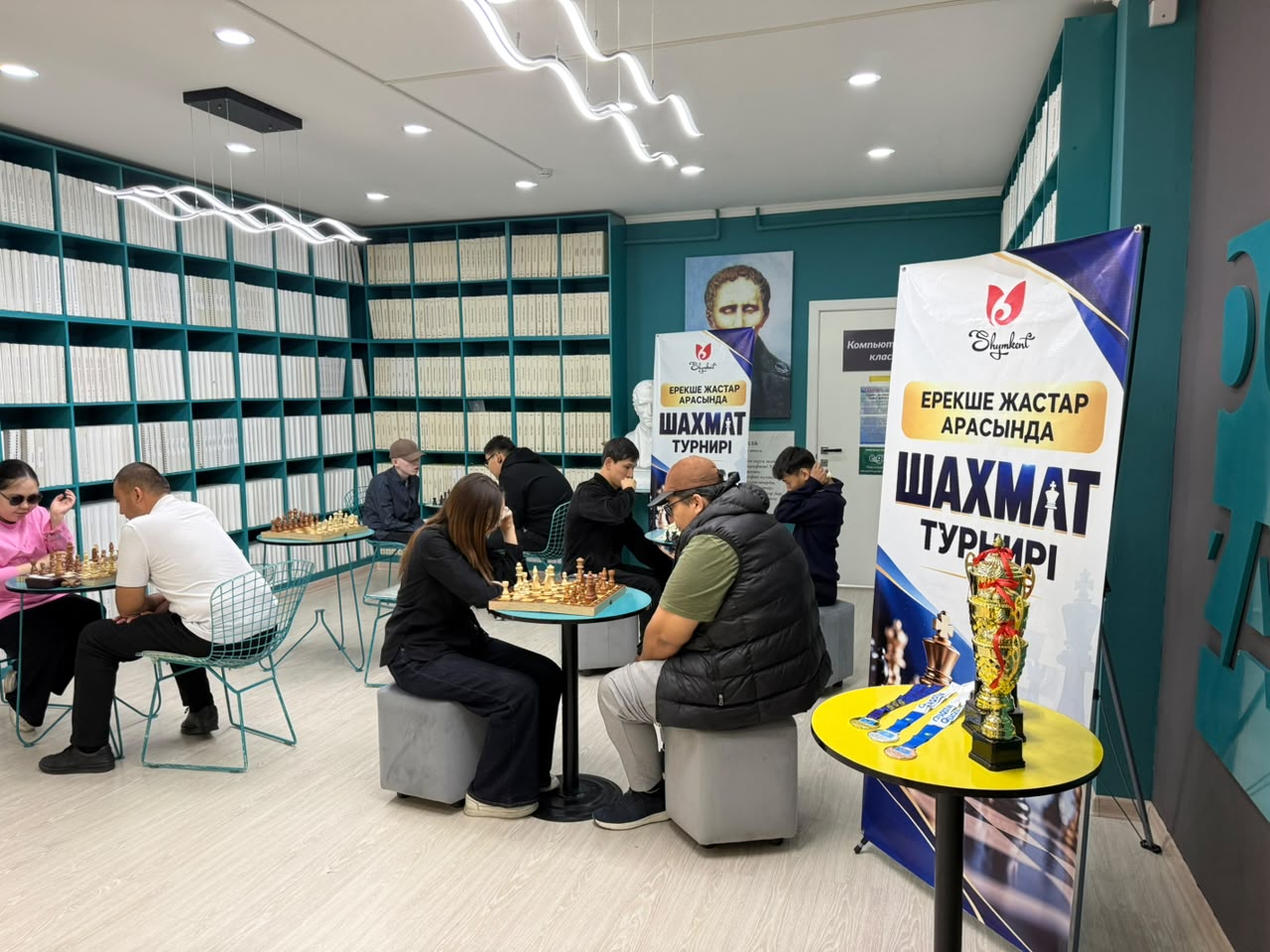 В ШЫМКЕНТЕ В РАМКАХ ПРОЕКТА «ШЕКСІЗ МҮМКІНДІКТЕР» ПРОШЁЛ ТУРНИР ПО ШАХМАТАМ И ТОҒЫЗҚҰМАЛАҚ