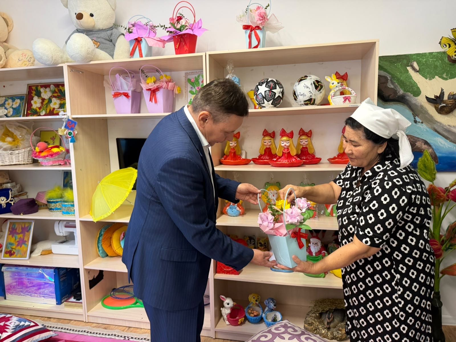 ПРЕДСТАВИТЕЛЬ ПОСЕТИЛ ДЕТСКУЮ ДЕРЕВНЮ «АТАМЕКЕН»