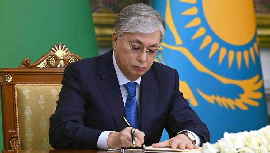 О досрочном прекращении полномочий маслихатов всех уровней