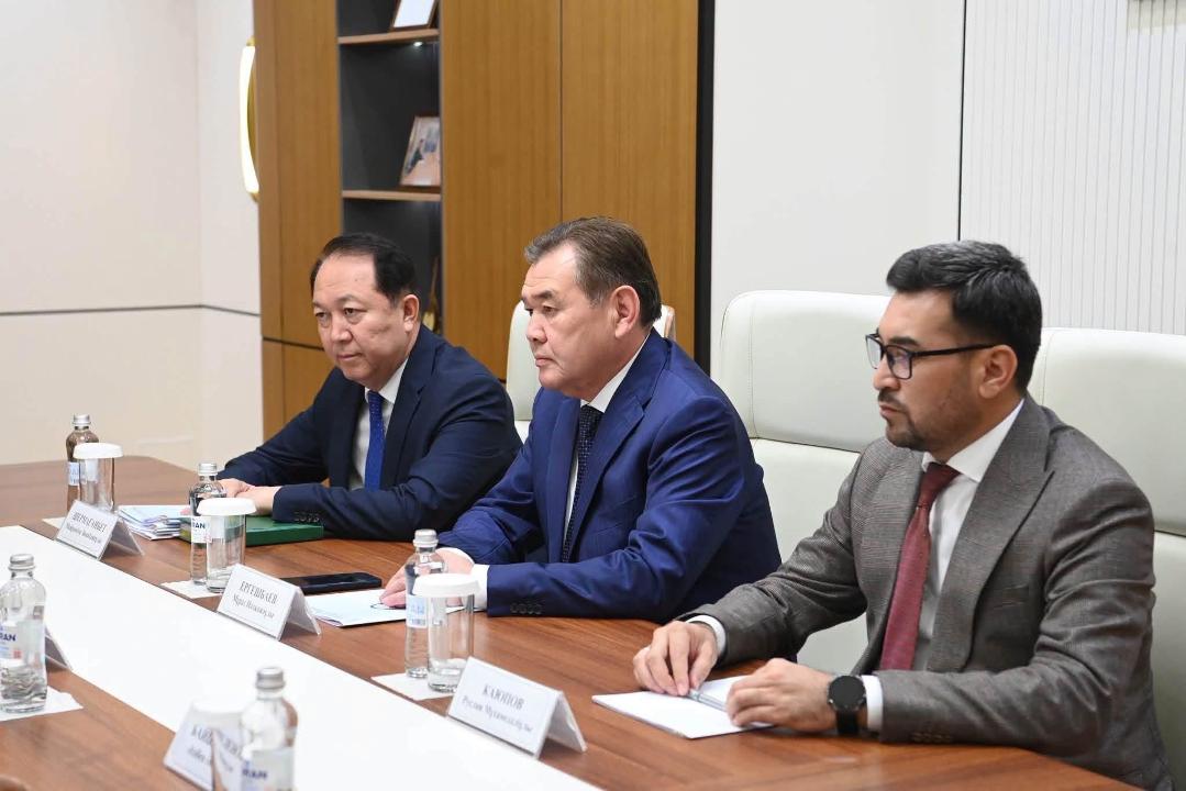 Глава региона провел встречу с генеральным директором ТОО «Қазақ газеттері»