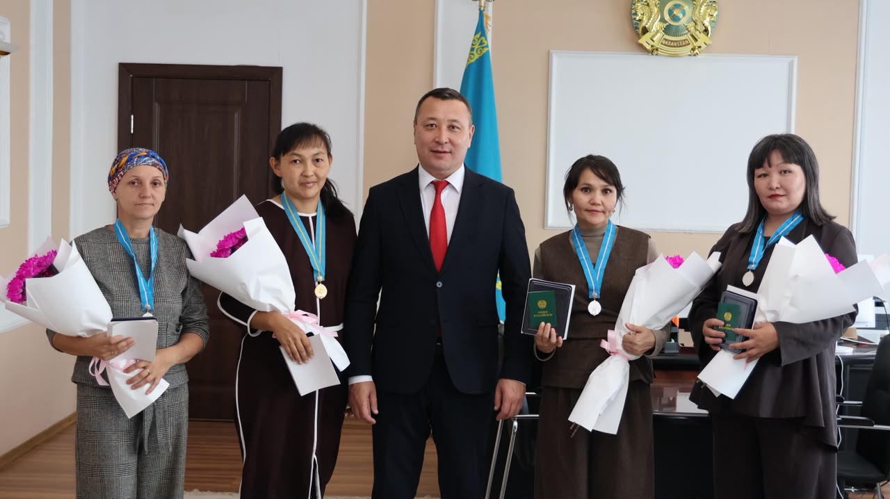 Вручение государственных наград «Алтын алқа» и «Күміс алқа»