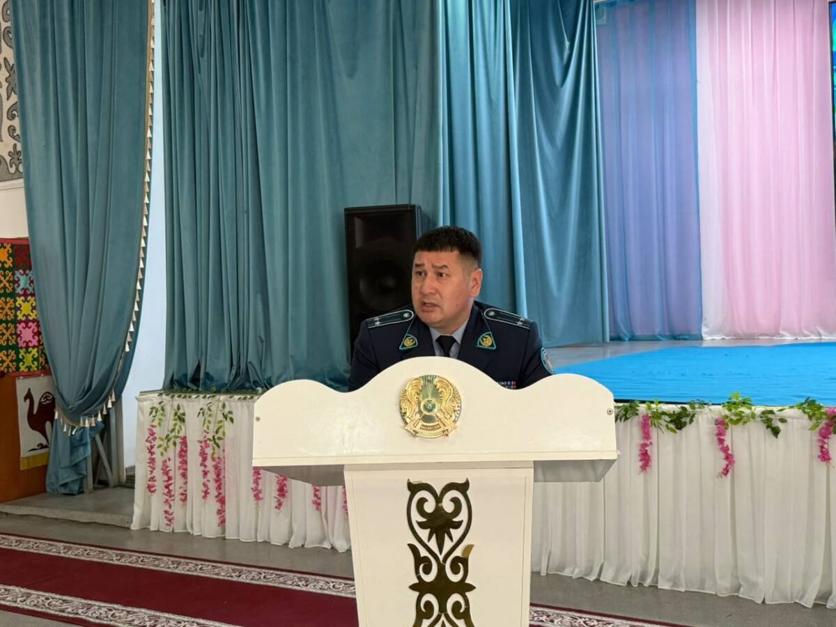 Полицейские встретились с более чем 1300 школьниками в Туркестанской области