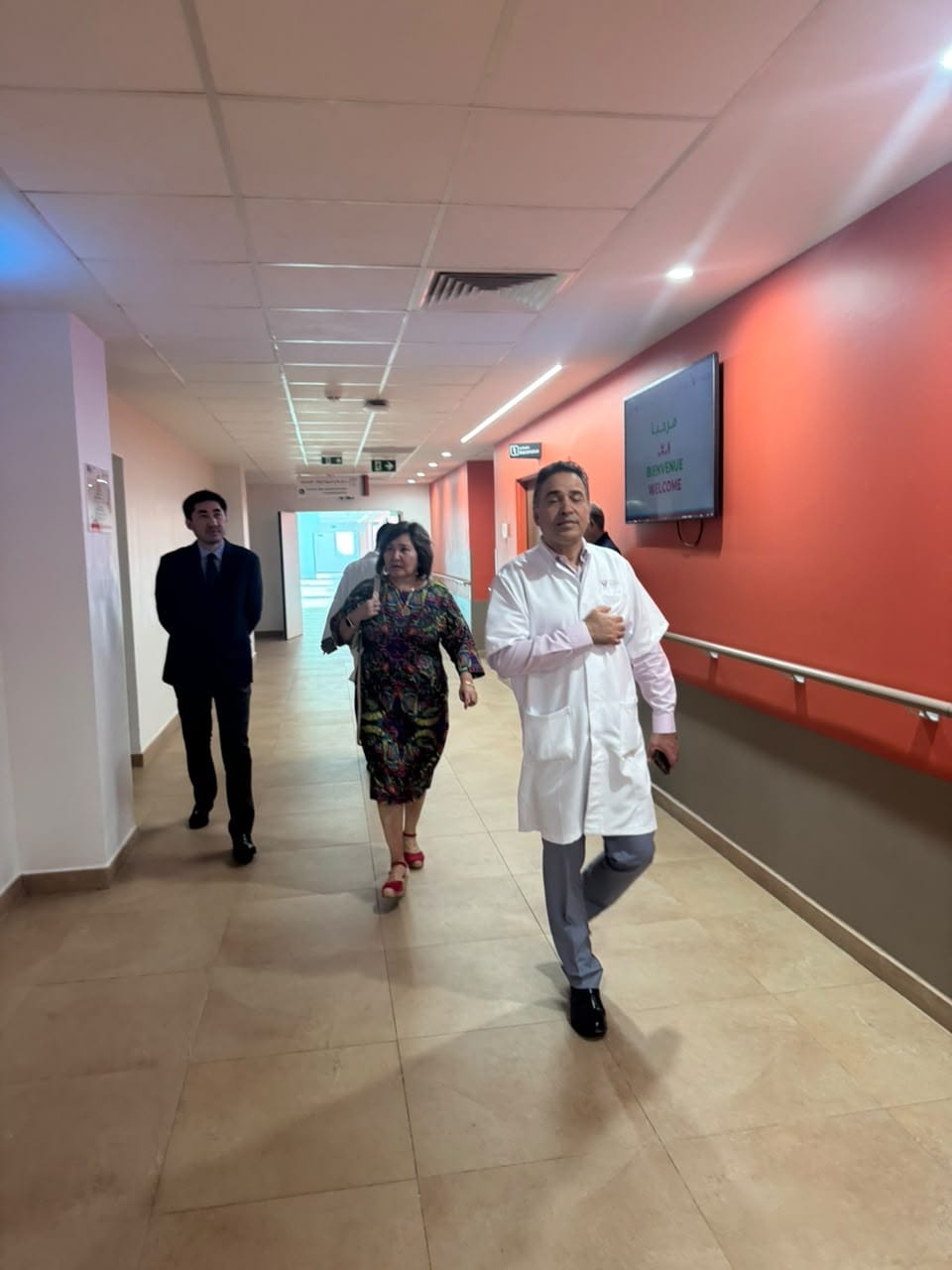 Посол Казахстана Саулекуль Сайлаукызы посетила новый Международный университетский больничный комплекс (МУБК) имени Мухаммеда VI в Рабате и ознакомилась с его работой.