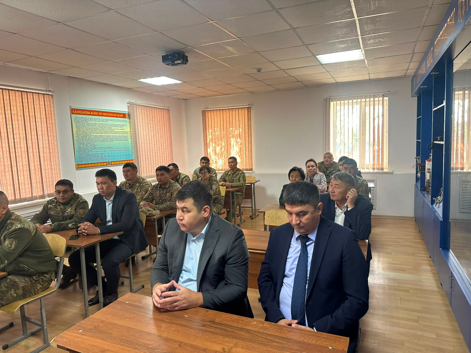 С личным составом проведено семинарское занятие.