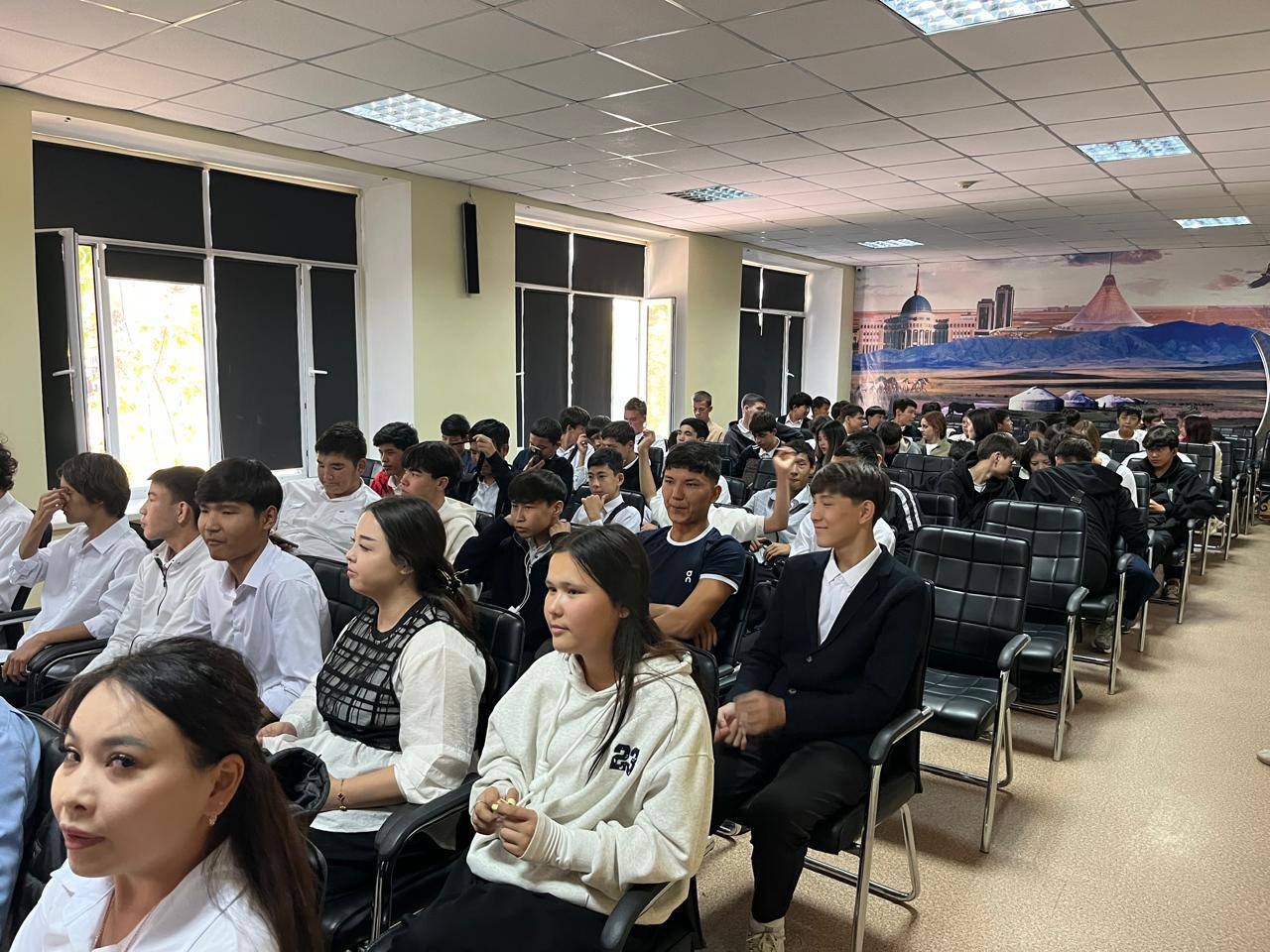 Совместно с молодёжью «Еркіндік рухы» посетил Жезказганский высший политехнический колледж